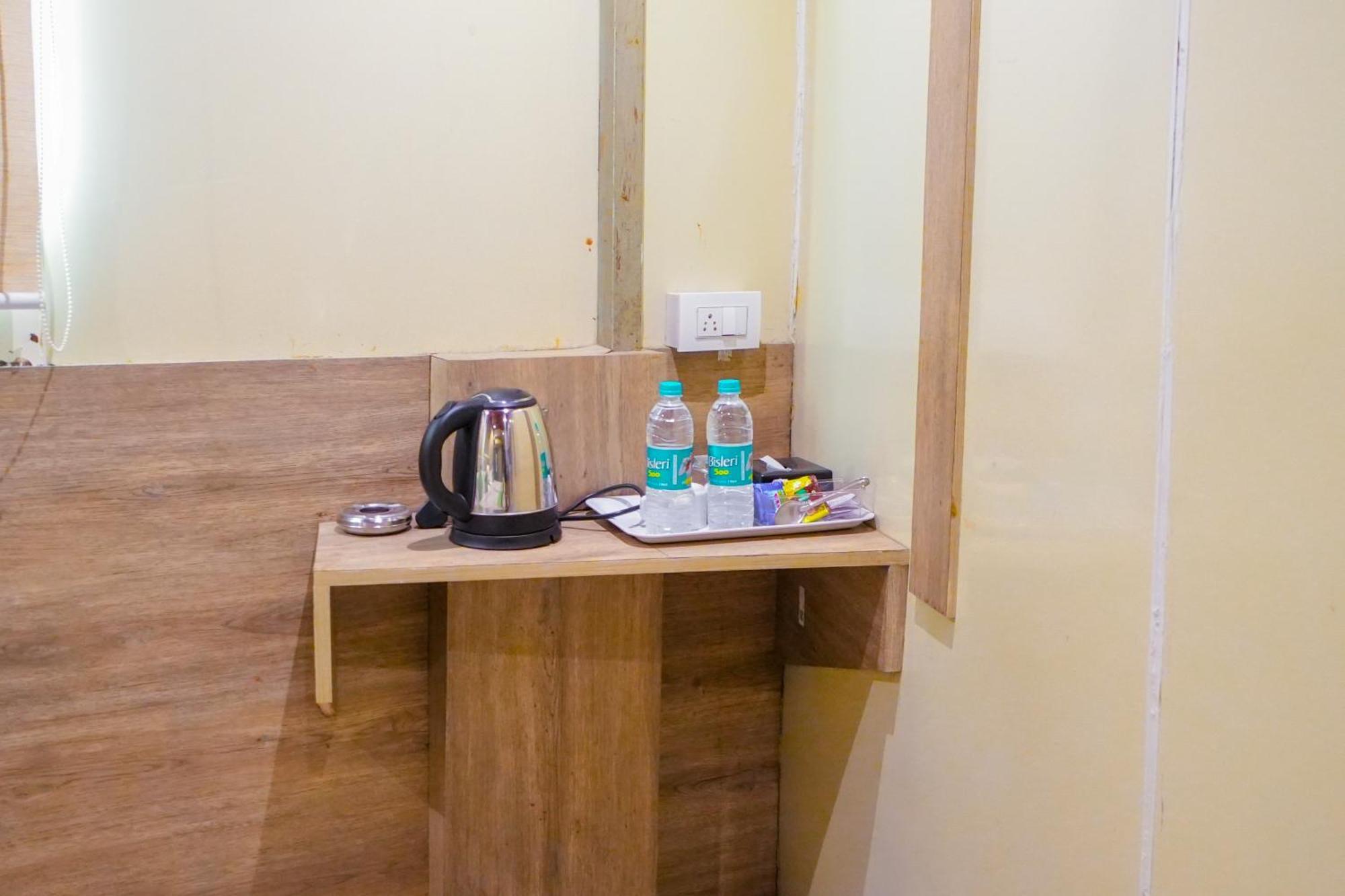 Hotel Skylink Hospitality Mahalaxmi Mumbai Exterior foto